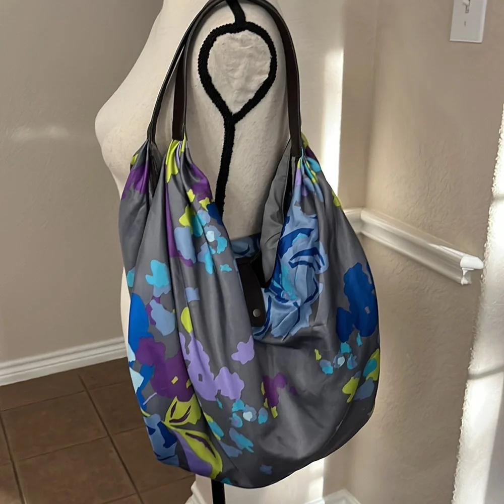 Old Navy silky gray floral print scarf hobo bag